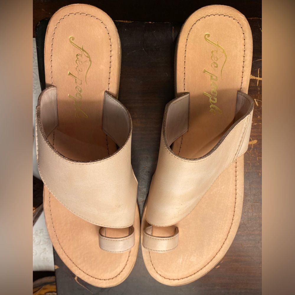 Free people New in box  San Antoni Slide Size 39 1/2 color Natural - Picture 3 of 8